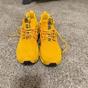 Stylish Yellow Athletic Shoes for Men